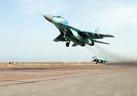 В ходе учений Азербайджанской армии проведена передислокация боевой авиации (Фото-Видео)
