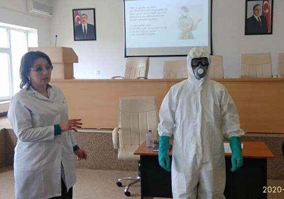 В Баку начались тренинги для медиков, участвующих в борьбе с коронавирусом (Фото)