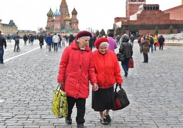 Пожилых москвичей просят соблюдать домашний режим – Им заплатят за самоизоляцию