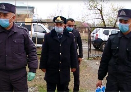 Сотрудники полиции Ходжалы раздали семьям шехидов и одиноким гражданам старше 65 лет продукты питания (Фото-Видео)