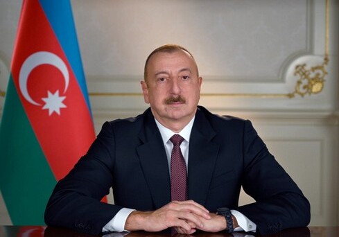 Президент Ильхам Алиев поговорил по телефону с Закиром Гараловым