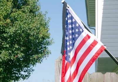 В США на три дня приспустят флаги в память о жертвах коронавируса