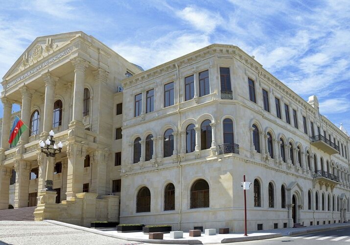 Возбуждено уголовное дело в отношении директора средней школы Баку - Обвинение в коррупции