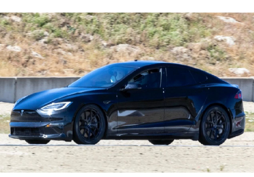 Tesla представила свой самый быстрый электромобиль