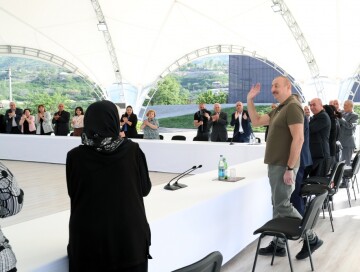Президент Азербайджана встретился с жителями, вернувшимися в Лачин (Фото-Видео-Добавлено)