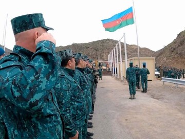 Над КПП на Лачинской дороге гордо реет флаг Азербайджана