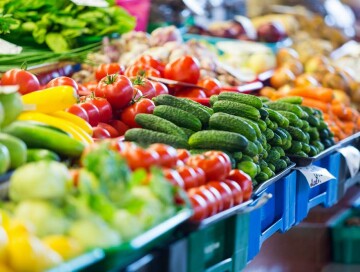 Дешевеющие рынки помогают сдерживать продуктовую инфляцию