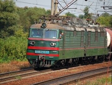 Мужчина погиб при столкновении поезда с трактором в Шабране